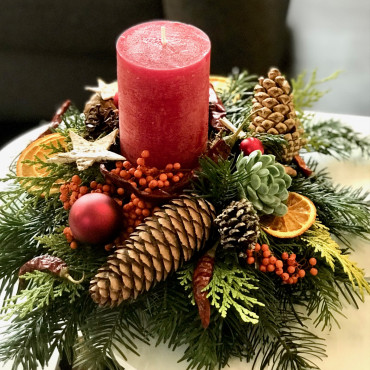 Arrangement avec bougie pour Noël, Des Lys & Délices, Artisan fleuriste, Sion