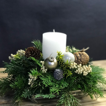 Arrangement avec bougie pour Noël, Des Lys & Délices, Artisan fleuriste, Sion