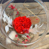 Sphère en verre avec rose stabilisée rouge, Des Lys & Délices, Sion