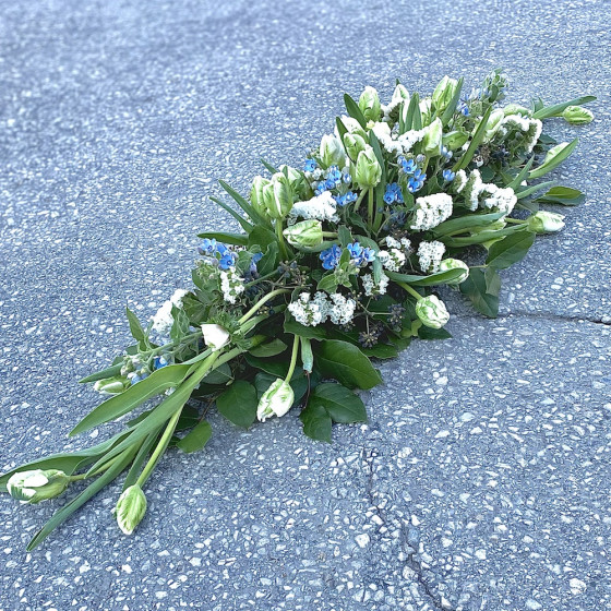 Gerbe de fleurs blanche, fleurs de deuil, Des Lys & Délices, Sion