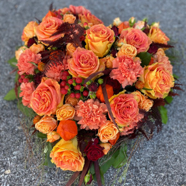 Cœur fleuri, un symbole éternel, floristique de deuil, Des Lys & Délices, Sion