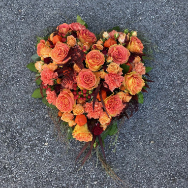 Cœur fleuri, un symbole éternel, floristique de deuil, Des Lys & Délices, Sion