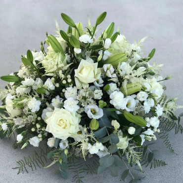 Arrangement pour dernier hommage, idéal en pied de cercueil, Des Lys & Délices, Sion