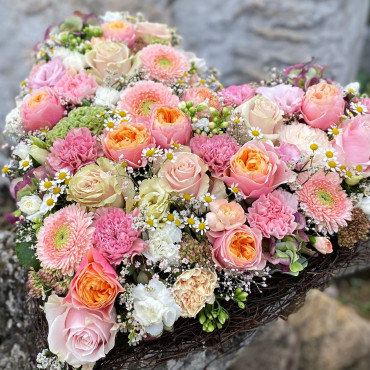 Cœur fleuri, un symbole éternel, floristique de deuil, Des Lys & Délices, Sion