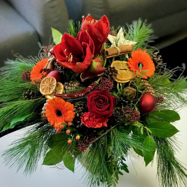 Bouquet de fête avec des amaryllis, Bouquet de fleurs fraîches, Des Lys & Délices, Sion