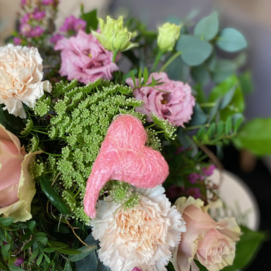 Bouquet pastel, joyeux et tendre, Des Lys & Délices, artisan Fleuriste, Sion