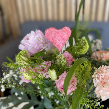 Bouquet bohème coloré avec des fleurs du jour, Des Lys & Délices, Sion
