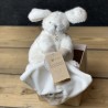 Un trop joli doudou tout doux dans sa petite boite cadeau. Des Lys & Délices, Fleurs et Saveurs. Sion