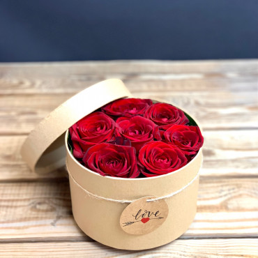 Flower box, boite à fleurs naturelle avec des roses de couleurs rouge, Des Lys & Délices, Sion