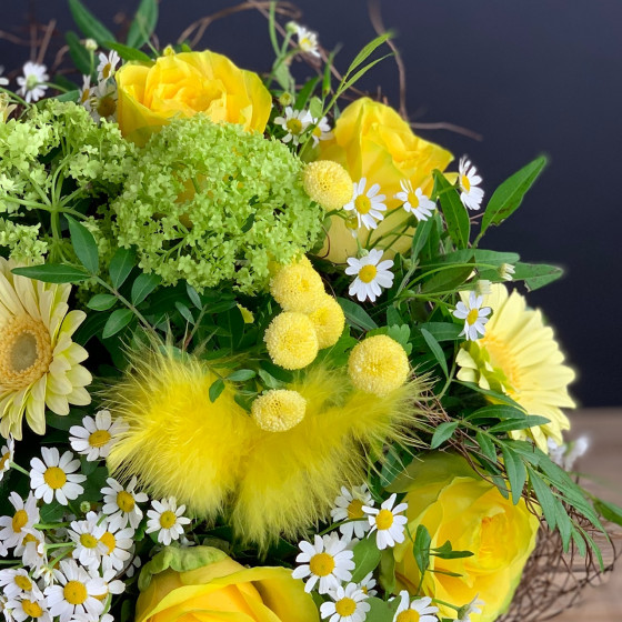 Bouquet aux couleurs du printemps, pour de joyeuses Pâques, Des Lys & Délices, Sion